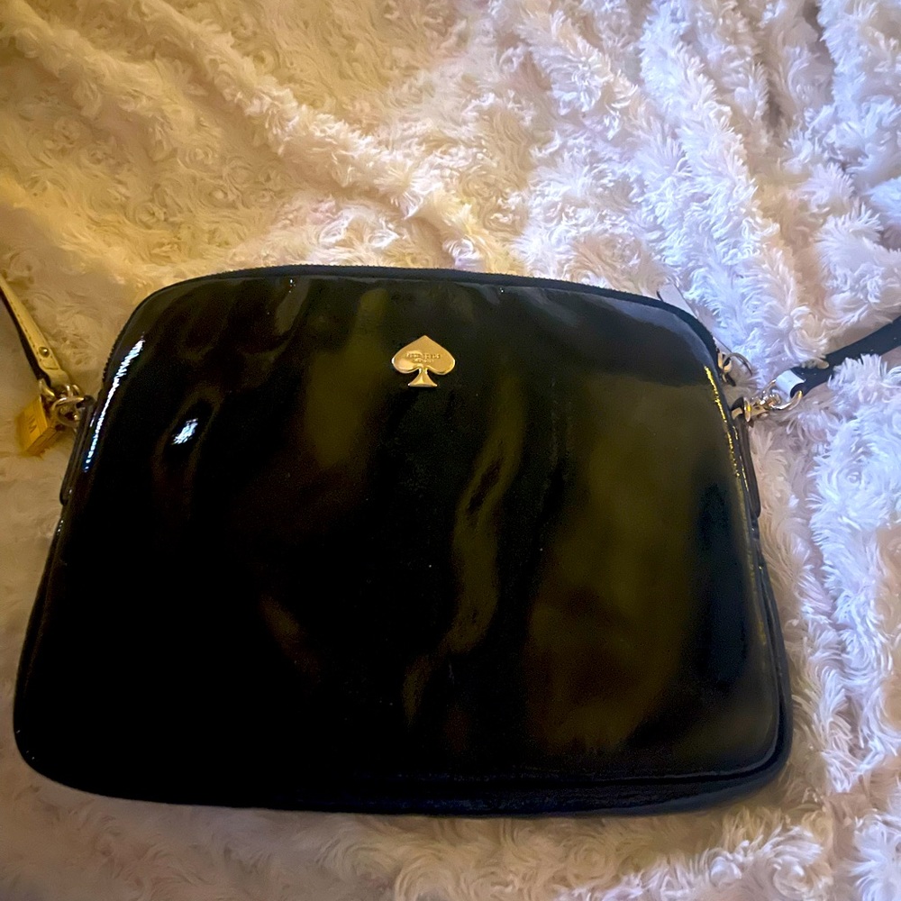 Kate Spade Tech Crossbody Bag Patent Leather Blk